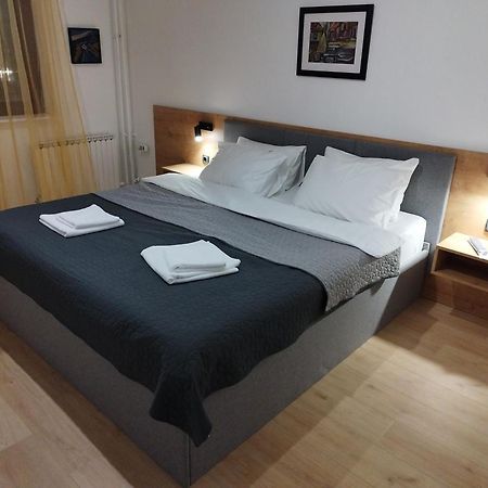 Home Apartment Nis Luaran gambar